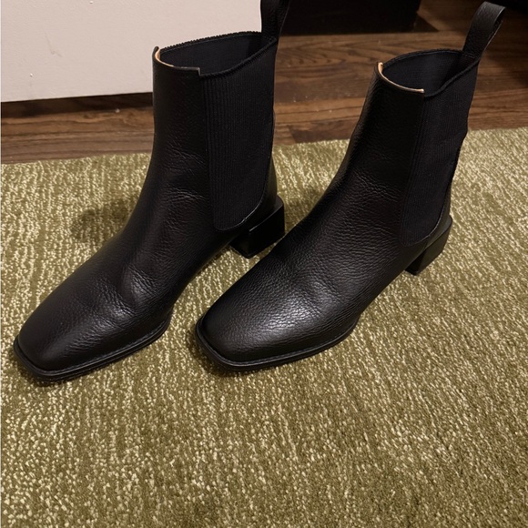 LoQ Ottavia Black Leather Chelsea Boot - Picture 9 of 9